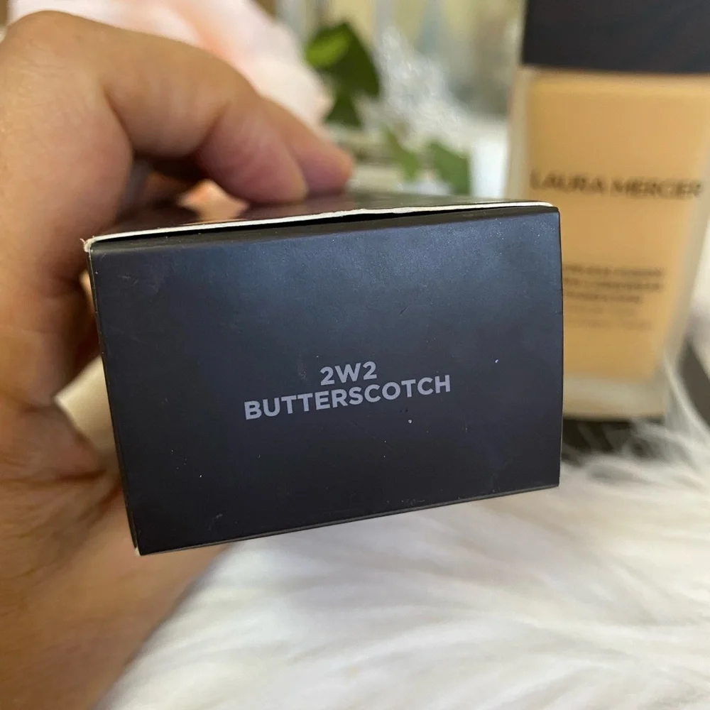 Laura Mercier Flawless Fusion Longwear Liquid Foundation BUTTERSCOTCH 2W2 30ml